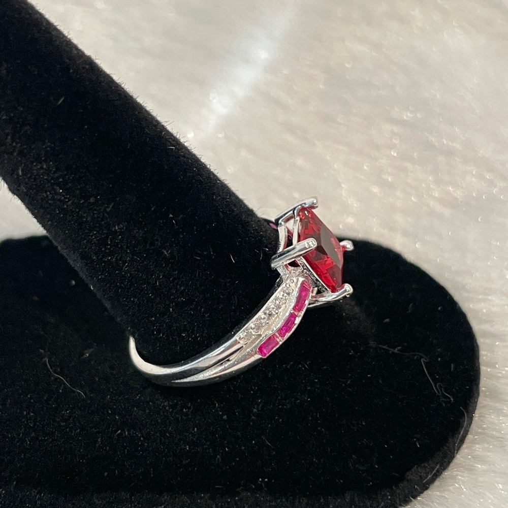 Women’s red and white Moissanite ring size 8.5 925 sterling silver pendant - Picture 3 of 7